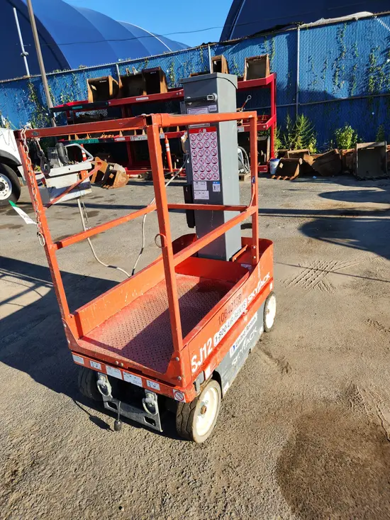 2017 Skyjack SJ12 Self-Propelled One-Person Lift
