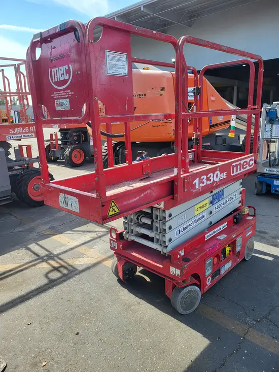 2018 MEC 1330SE Scissor Lift