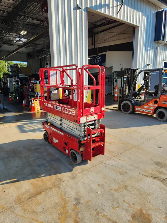 2018 MEC 1930SE Scissor Lift