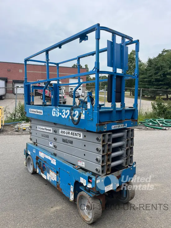2017 Genie GS-3232 Scissor Lift