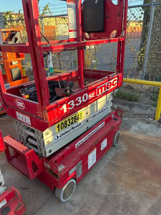 2018 MEC 1330SE Scissor Lift