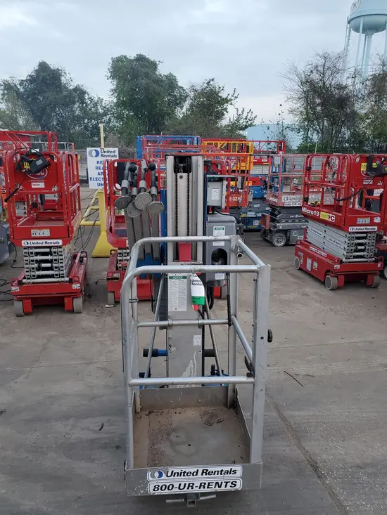2018 Genie AWP-30SDC Pusharound Lift