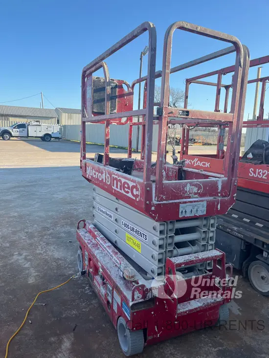 2018 MEC MICRO 19 Scissor Lift