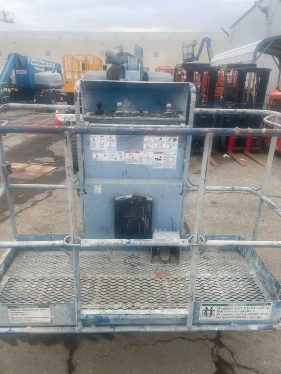 2016 Genie Z-60/37FE Articulating Boom Lift