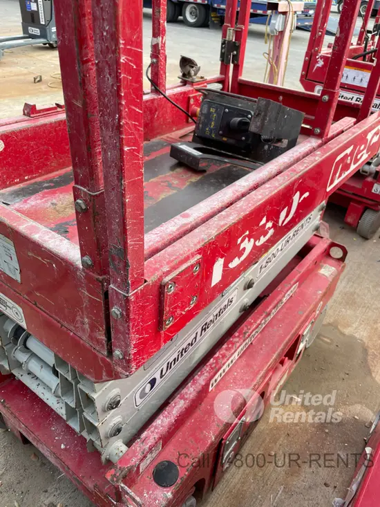 2017 MEC 1330SE Scissor Lift