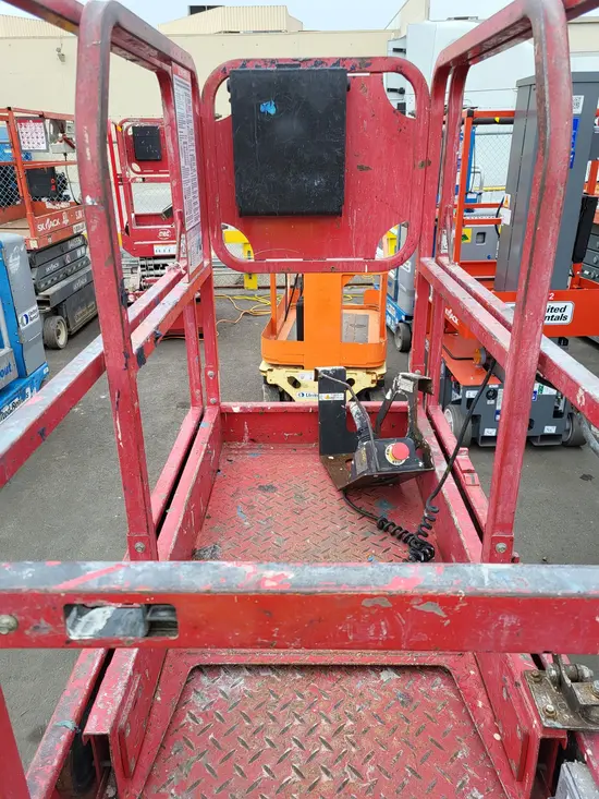 2019 MEC 1330SE Scissor Lift