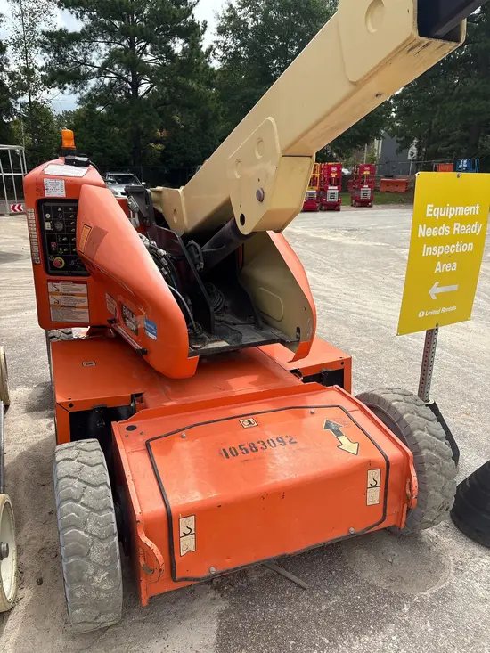 2017 JLG E400AJPN Articulating Boom Lift