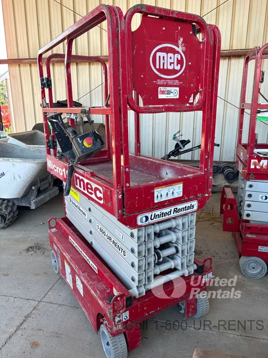 2018 MEC MICRO 19 Scissor Lift