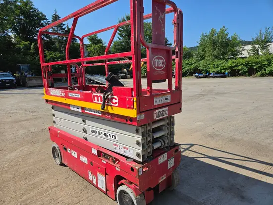 2017 MEC 2632SE Scissor Lift