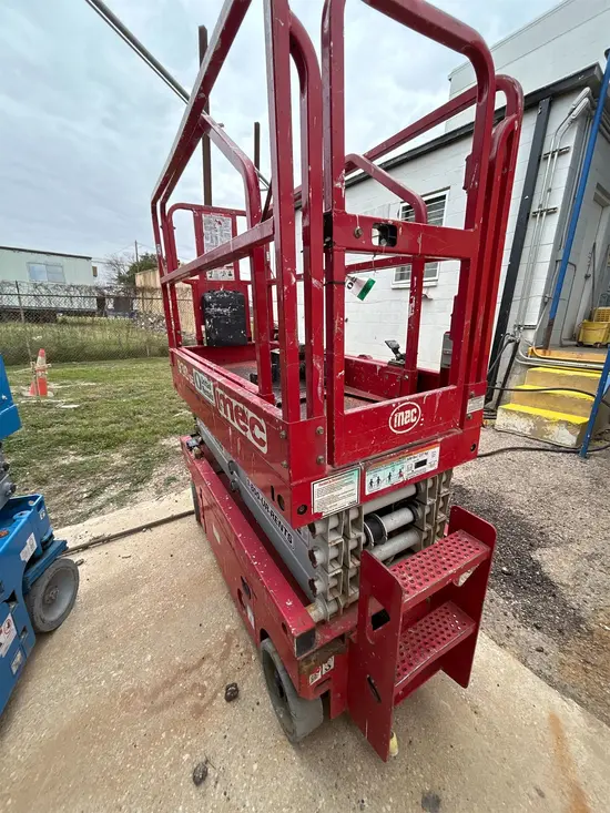 2018 MEC 1930SE Scissor Lift