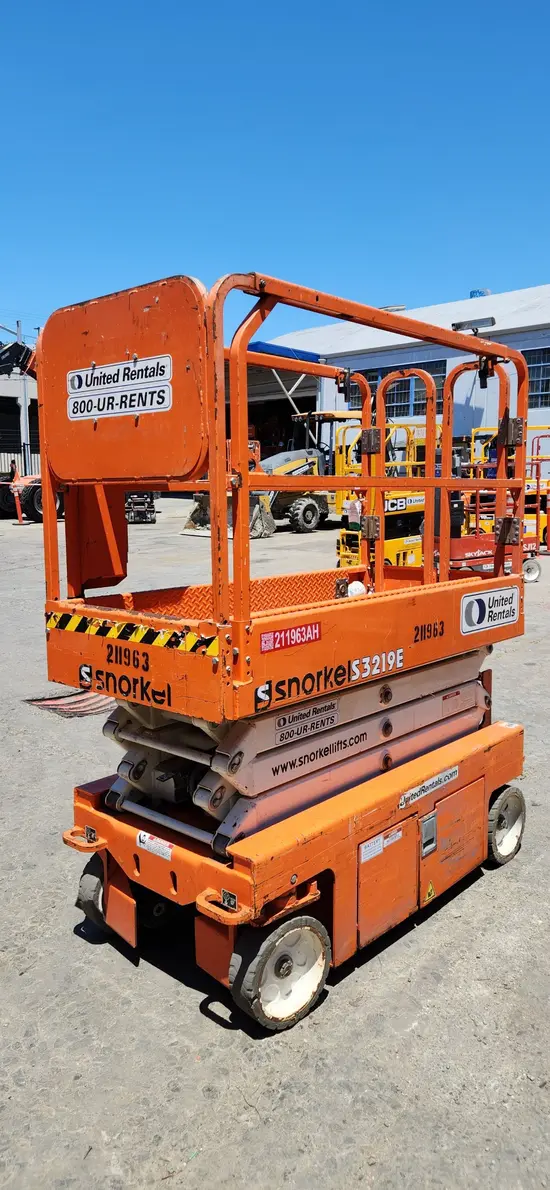 2018 Snorkel S3219E Scissor Lift