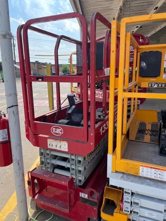 2018 MEC 1330SE Scissor Lift