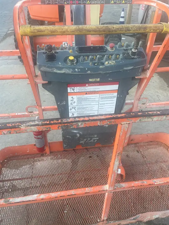 2017 JLG 450AJ Articulating Boom Lift