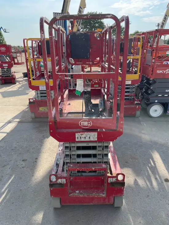 2018 MEC MICRO 19 Scissor Lift