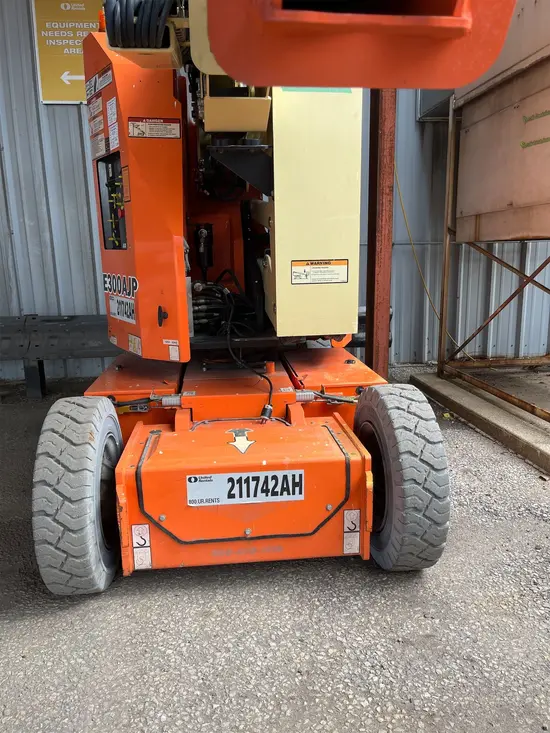 2018 JLG E300AJP Articulating Boom Lift