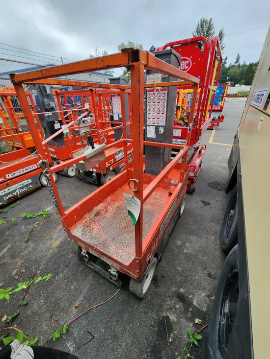 2018 Skyjack SJ12 Self-Propelled One-Person Lift