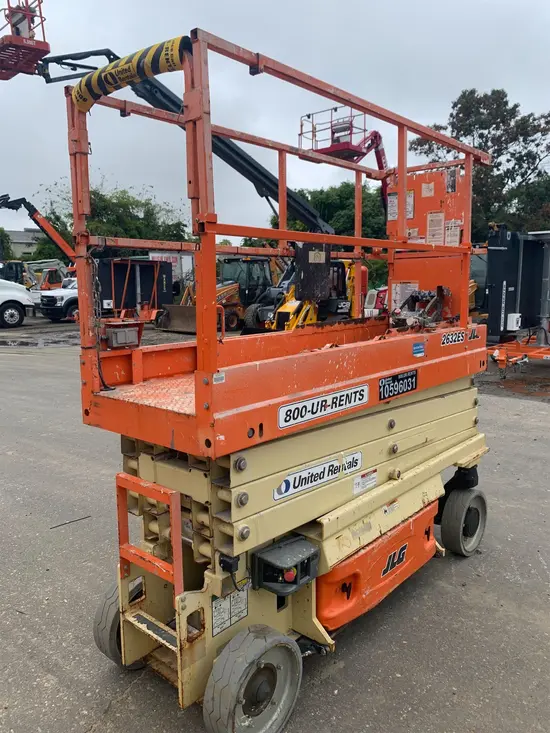 2017 JLG 2632ES Scissor Lift