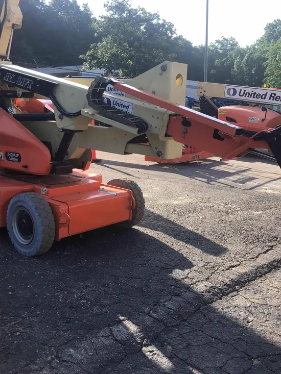 2013 JLG E400AJPN Articulating Boom Lift