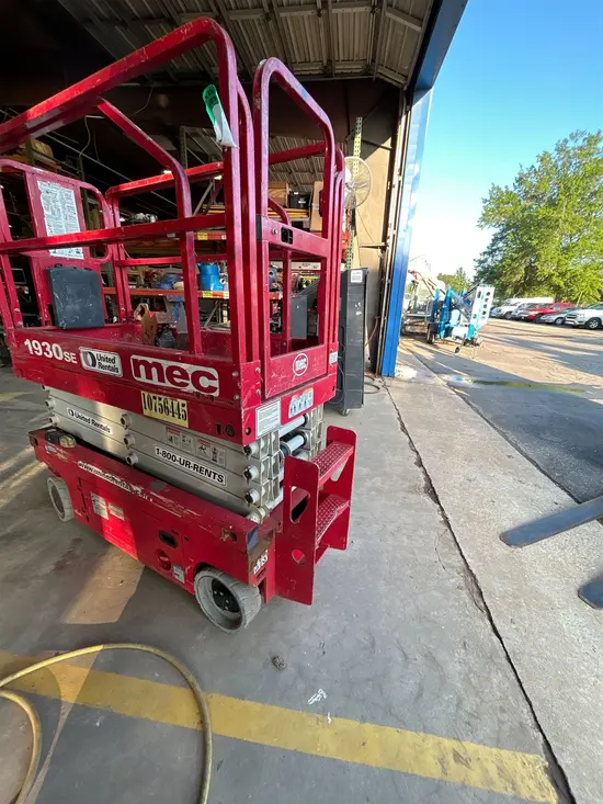 2018 MEC 1930SE Scissor Lift