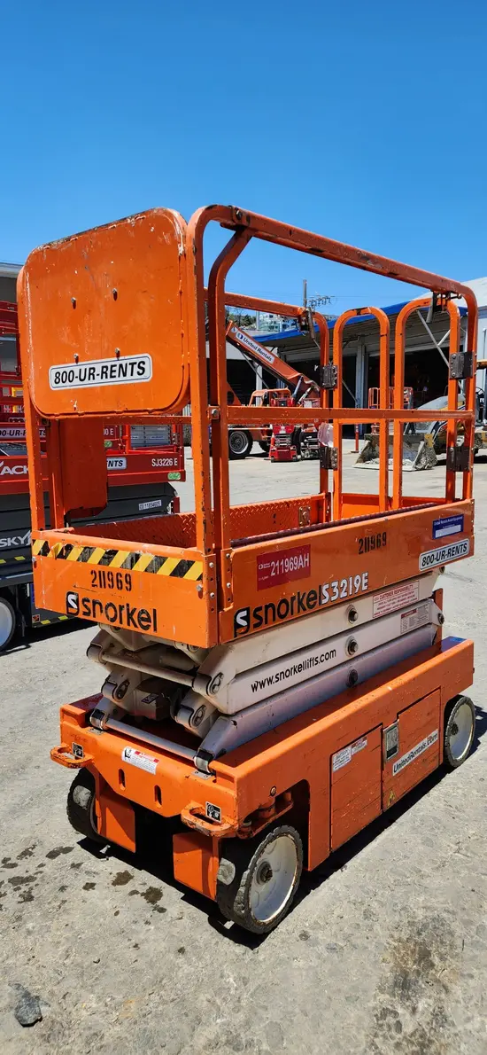 2018 Snorkel S3219E Scissor Lift