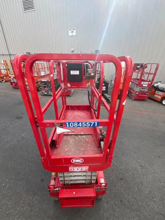 2018 MEC 1330SE Scissor Lift
