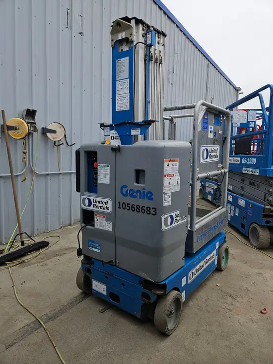 2017 Genie GR-20 Self-Propelled One-Person Lift
