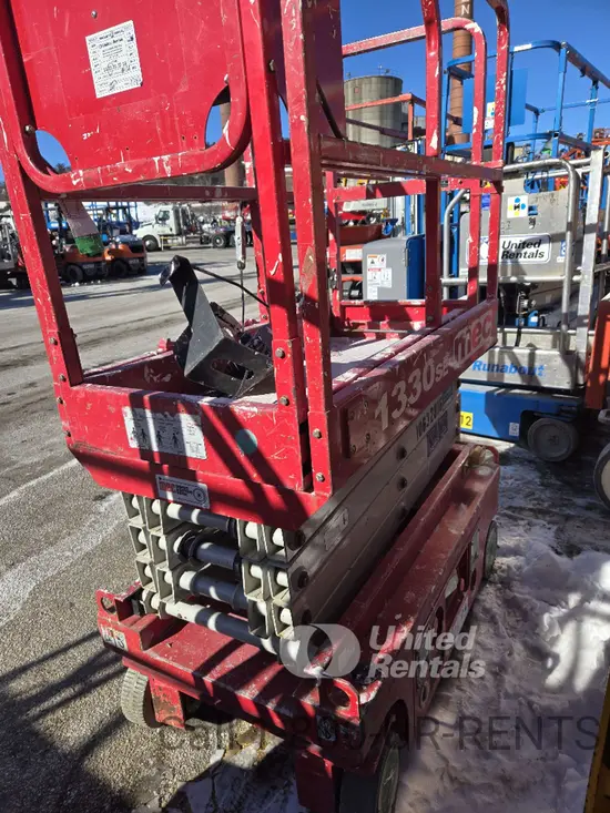 2017 MEC 1330SE Scissor Lift