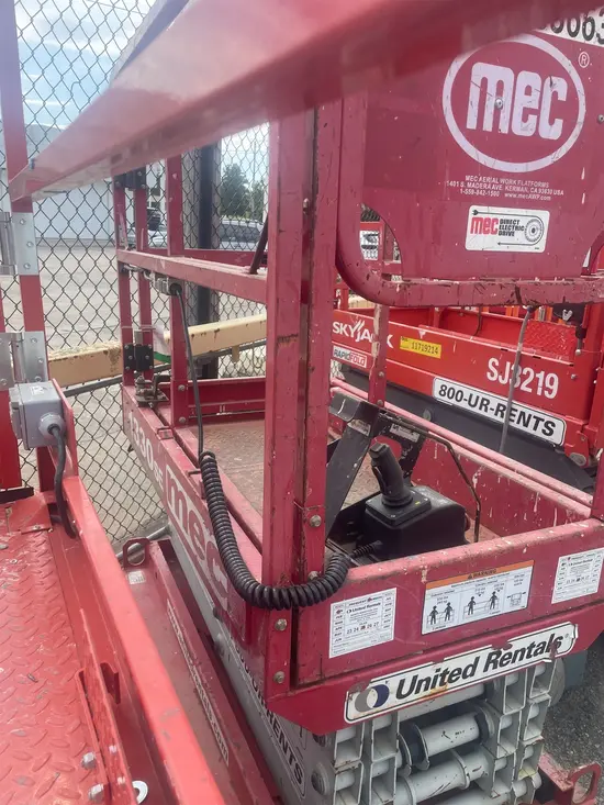 2019 MEC 1330SE Scissor Lift