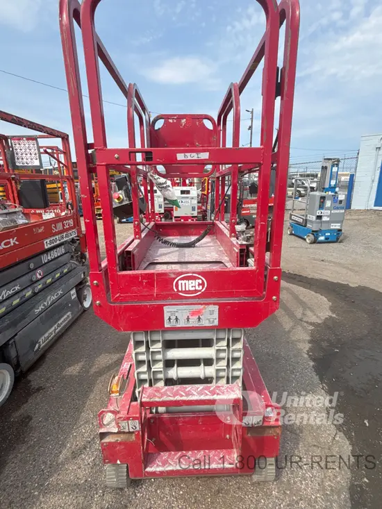 2018 MEC MICRO 19 Scissor Lift