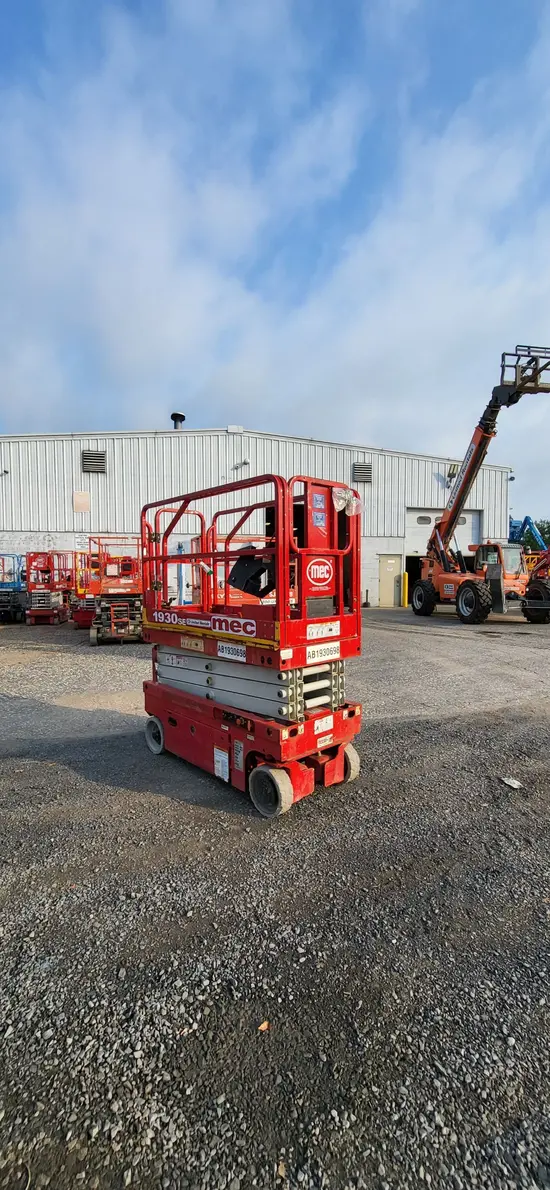 2018 MEC 1930SE Scissor Lift