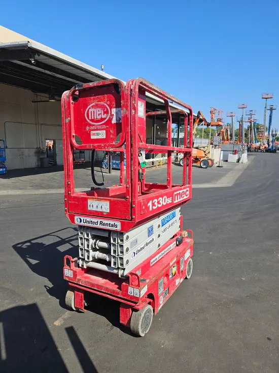 2018 MEC 1330SE Scissor Lift