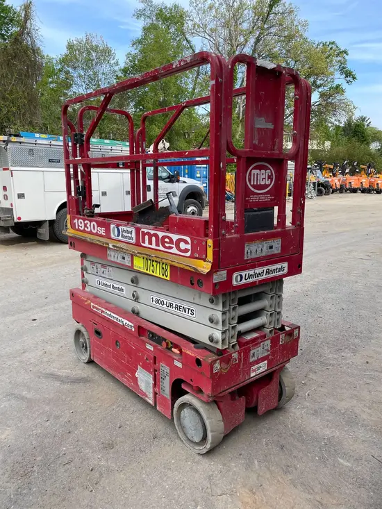 2018 MEC 1930SE Scissor Lift