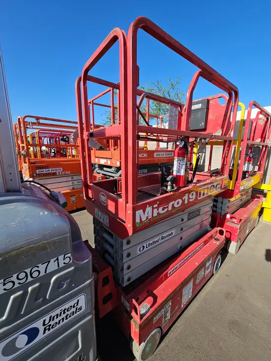 2019 MEC MICRO 19 Scissor Lift