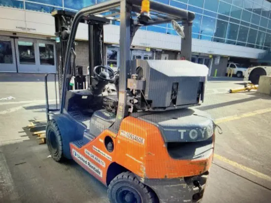 2019 Toyota 8FGU25CNG Warehouse Forklift
