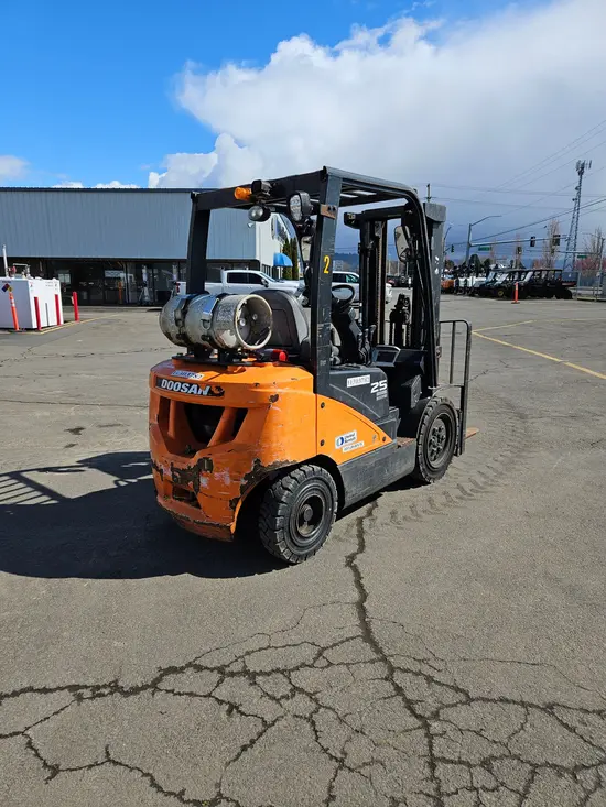 2021 Doosan G25N-7DF Warehouse Forklift