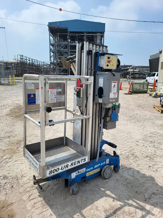 2018 Genie AWP-30SDC Pusharound Lift