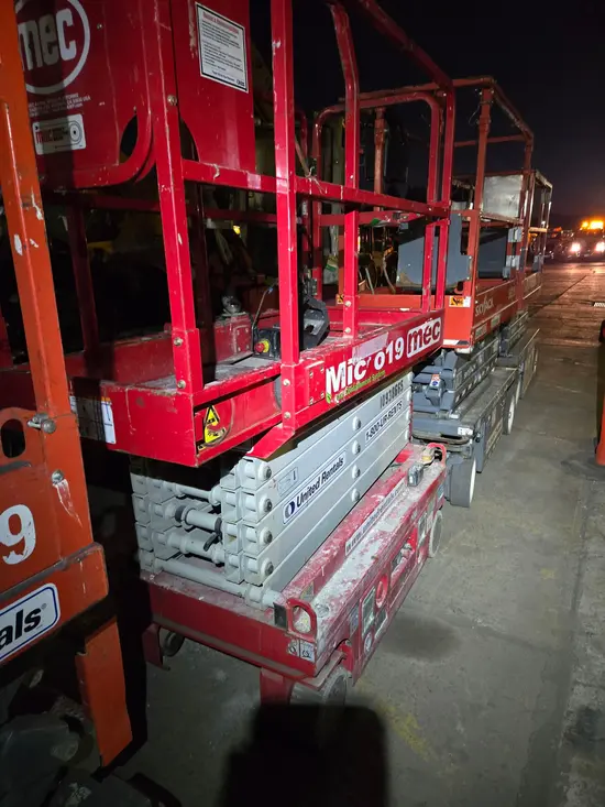 2019 MEC MICRO 19 Scissor Lift