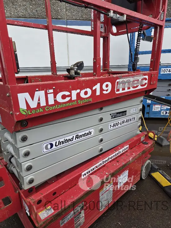 2019 MEC MICRO 19 Scissor Lift