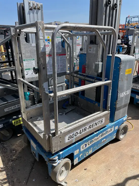 2017 Genie GR-20 Self-Propelled One-Person Lift