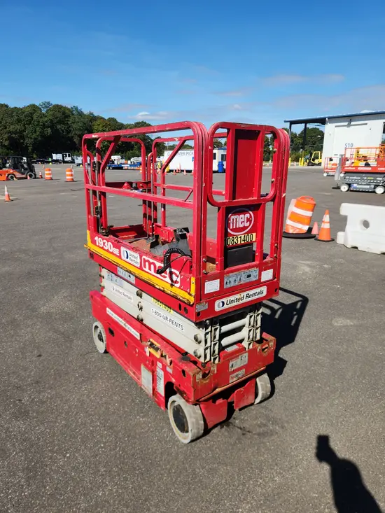 2018 MEC 1930SE Scissor Lift