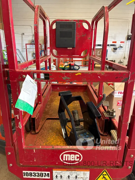 2018 MEC MICRO 19 Scissor Lift