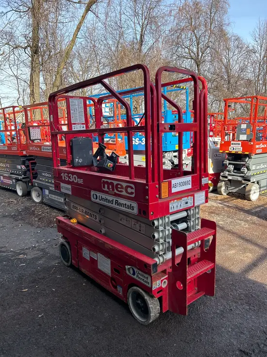 2017 MEC 1930SE Scissor Lift
