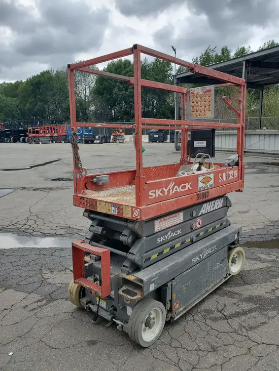 2015 Skyjack SJIII3219 Scissor Lift