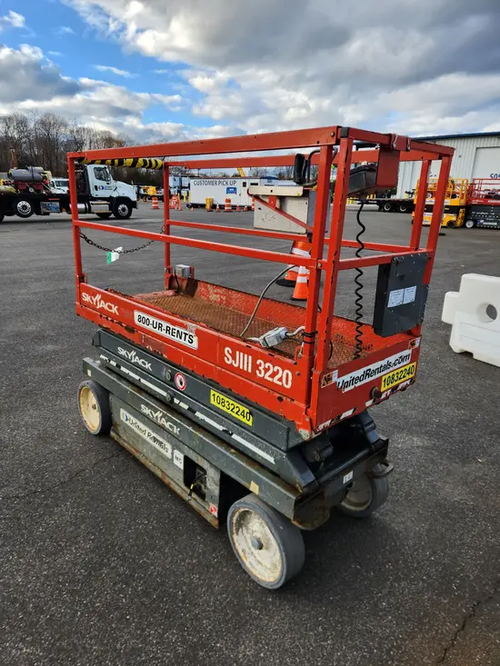 2018 Skyjack SJIII3220 Scissor Lift