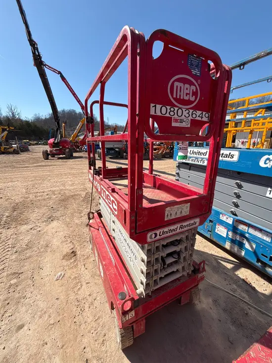 2018 MEC MICRO 19 Scissor Lift