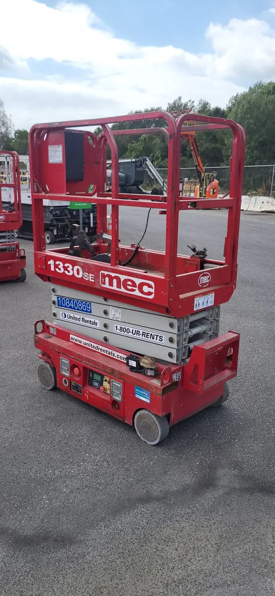 2018 MEC 1330SE Scissor Lift