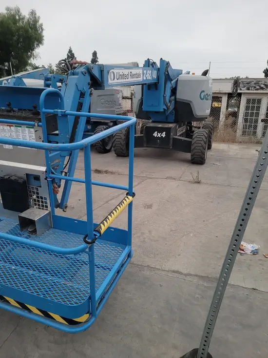 2016 Genie Z-62/40 Articulating Boom Lift