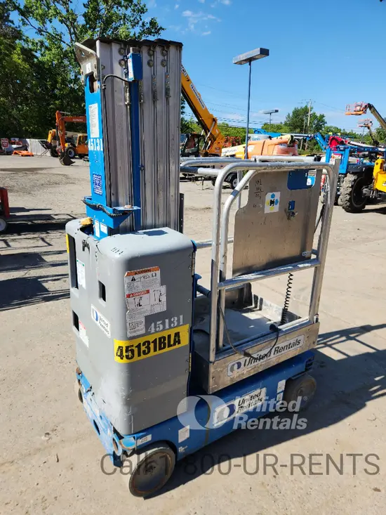 2017 Genie GR-20 Self-Propelled One-Person Lift
