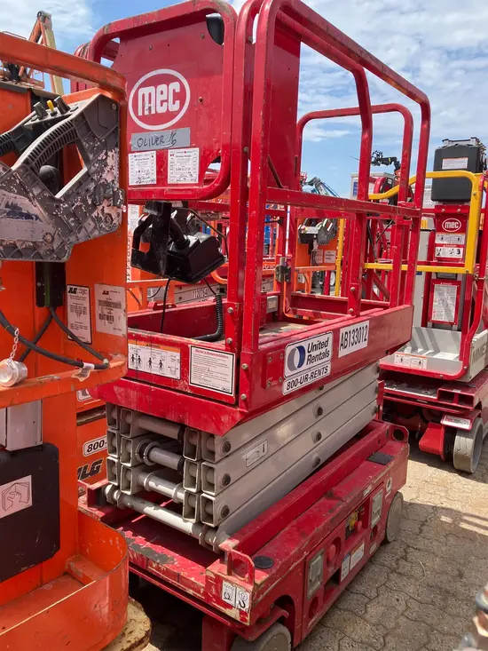 2017 MEC 1330SE Scissor Lift