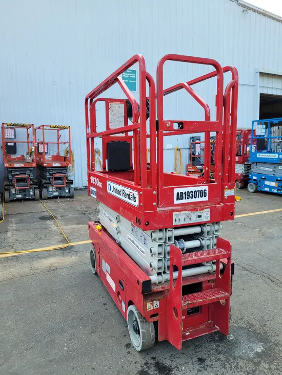 2018 MEC 1930SE Scissor Lift